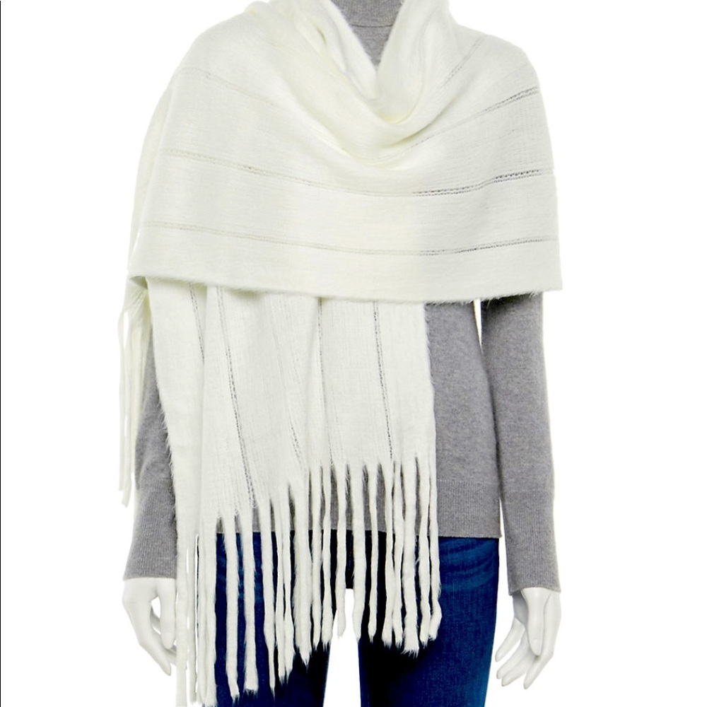 LC Lauren Conrad Muffle Scarf